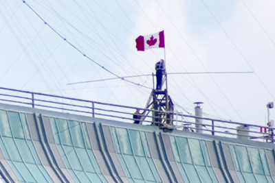 Jay Cochrane on his platform between the Niagara Fallsview Casino and Resort and the Skylon Tower in Niagara Falls
