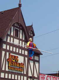 Tussaud's with sign again