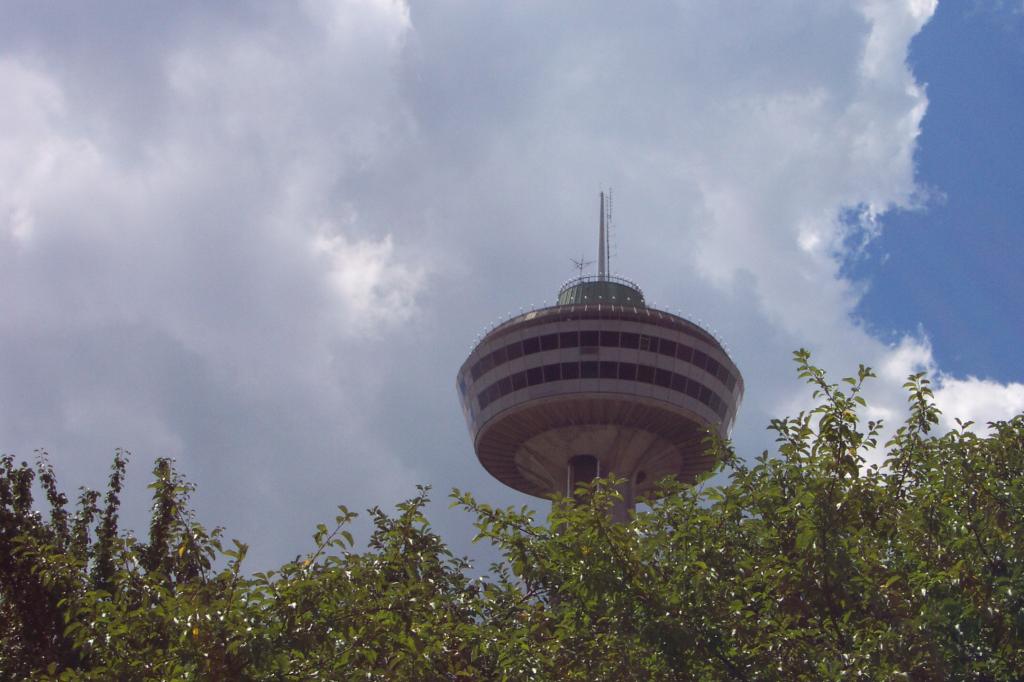 Skylon Tower Summer 2005 03