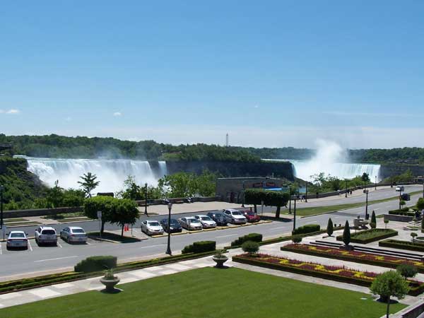 Niagara Falls in Spring 2006 29