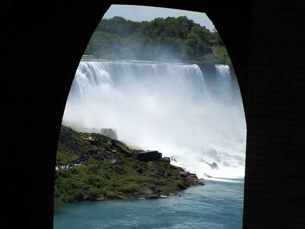 Rainbow Bridge in Spring 2006 04