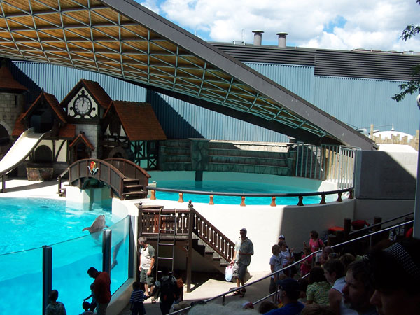 Marineland's King Waldorf Stadium in Summer 2007 04