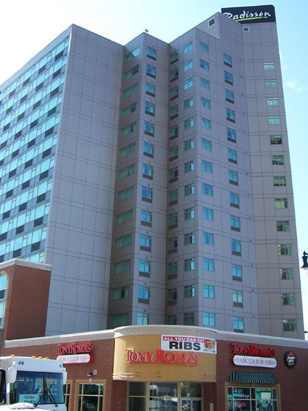 Radisson Hotel and Suites Fallsview