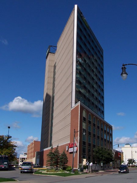 Radisson Hotel and Suites Fallsview side