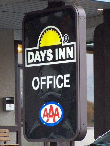Days Inn North of the Falls sign