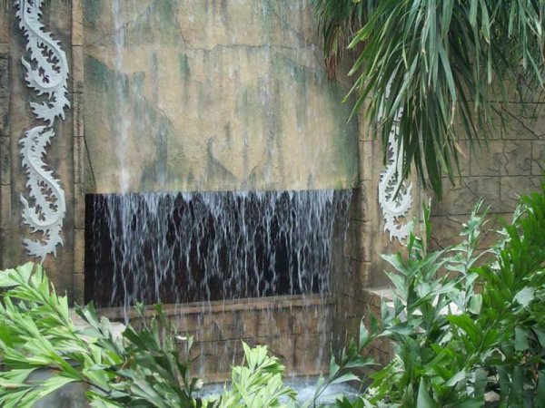 Niagara Falls Aviary June 18, 2003 - 13