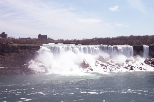 Along the Niagara Falls Parkway Spring 2004 - 22