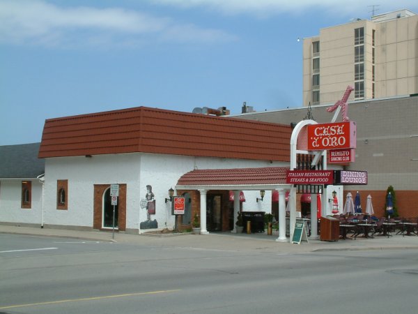 Casa d'Oro store front